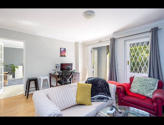 1 BEDROOM APARTMENT SOLD IN RONDEBOSCH